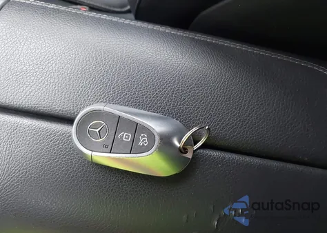 2022 Mercedes-Benz C 300 4Matic from USA, damaged, VIN W1KAF4HB7NR050001